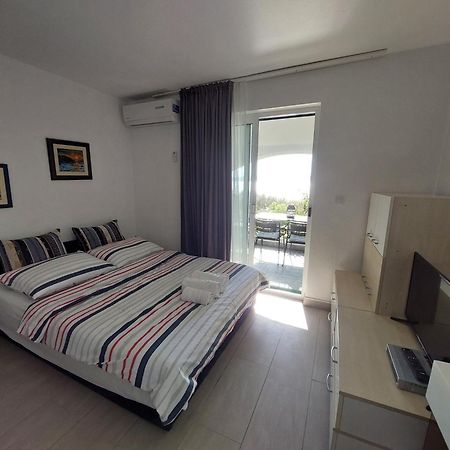 Villa Bratus Promajna Bagian luar foto