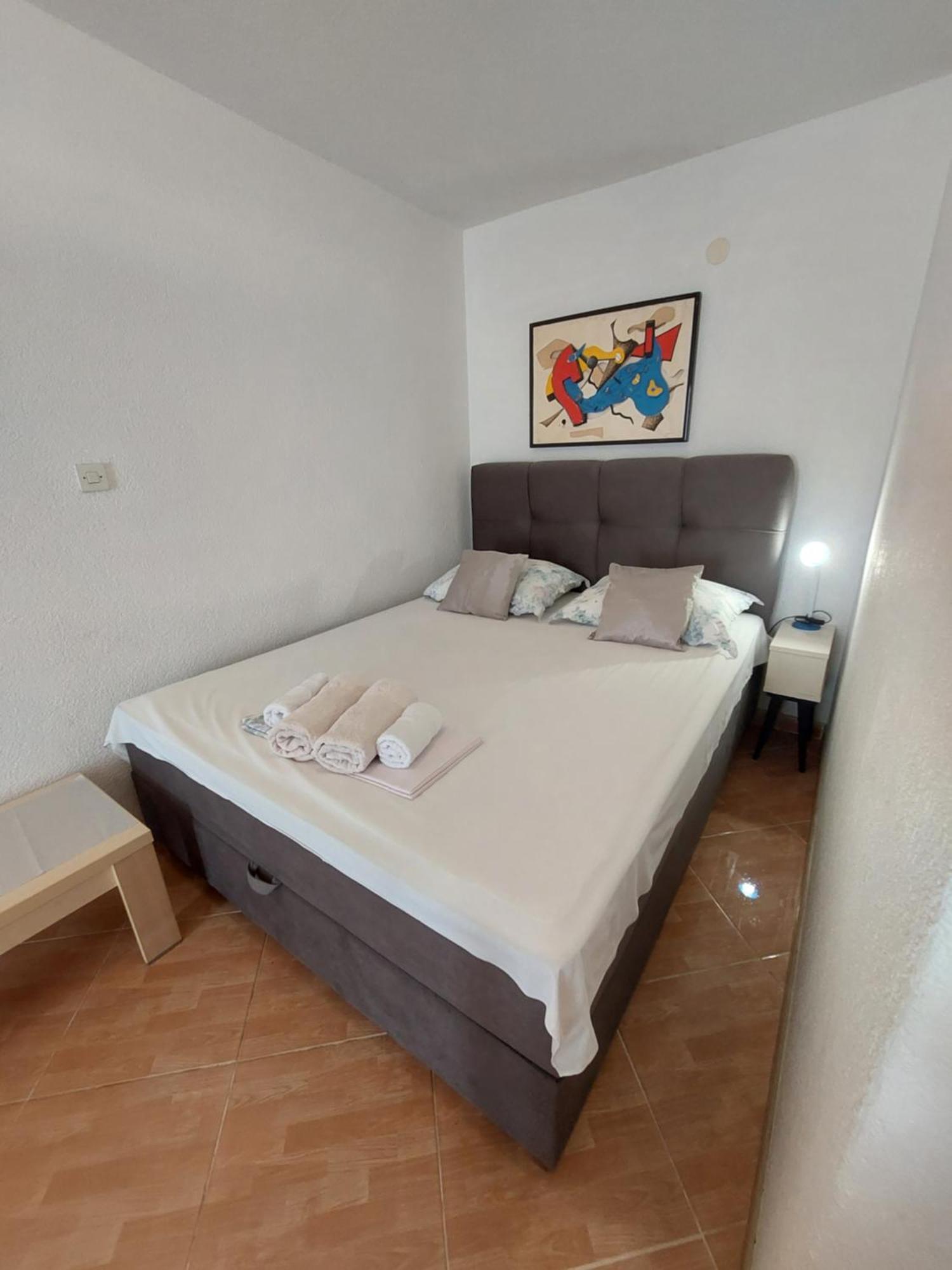 Villa Bratus Promajna Bagian luar foto