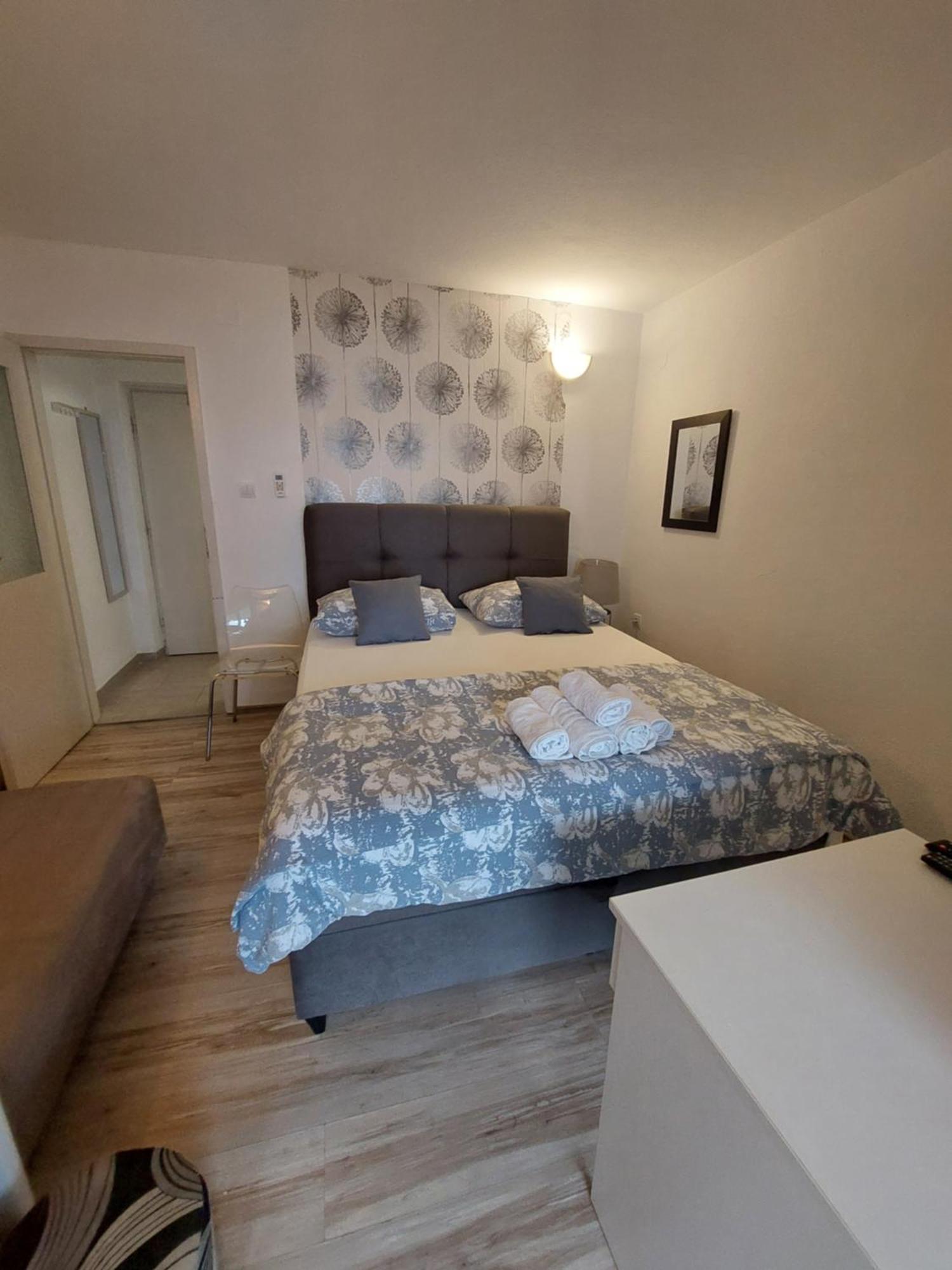 Villa Bratus Promajna Bagian luar foto